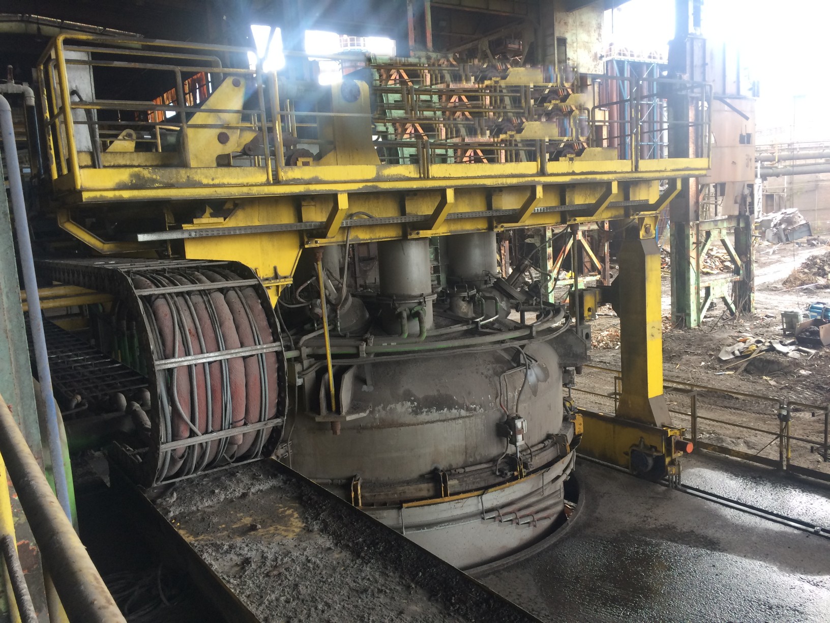 VD vacuum treatment vessel
